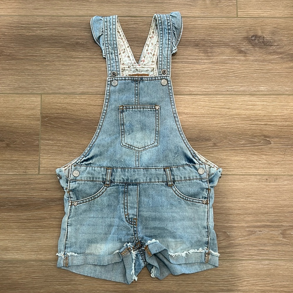 Darling girls overall with ruffle detail sleeves
